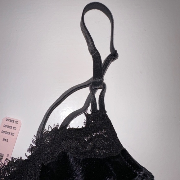 34B Black Velvet & Lace Bra - Picture 3 of 4